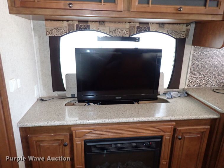 image for item MF9489 2013 Heartland Bighorn  3685RL camper