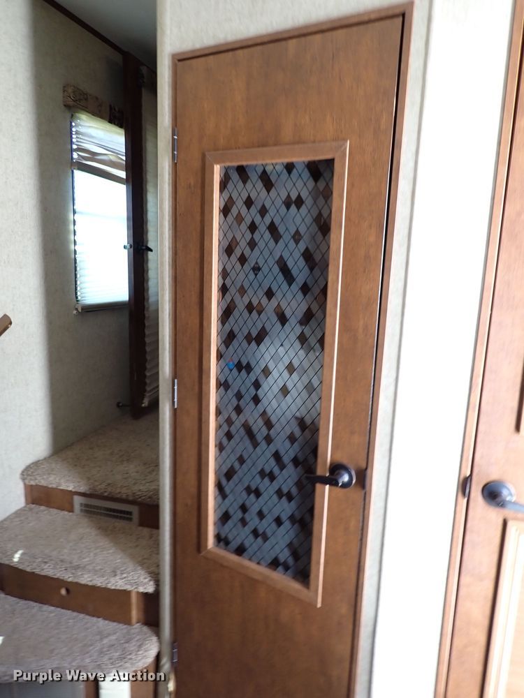 image for item MF9489 2013 Heartland Bighorn  3685RL camper