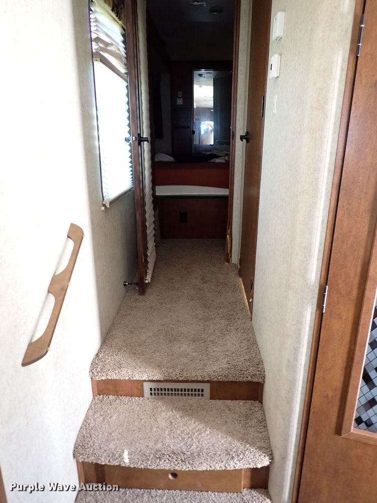 image for item MF9489 2013 Heartland Bighorn  3685RL camper