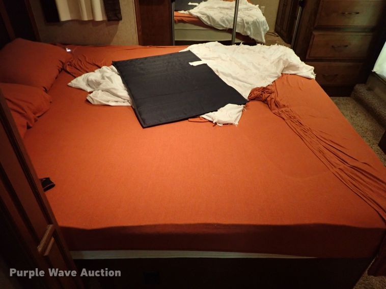 image for item MF9489 2013 Heartland Bighorn  3685RL camper