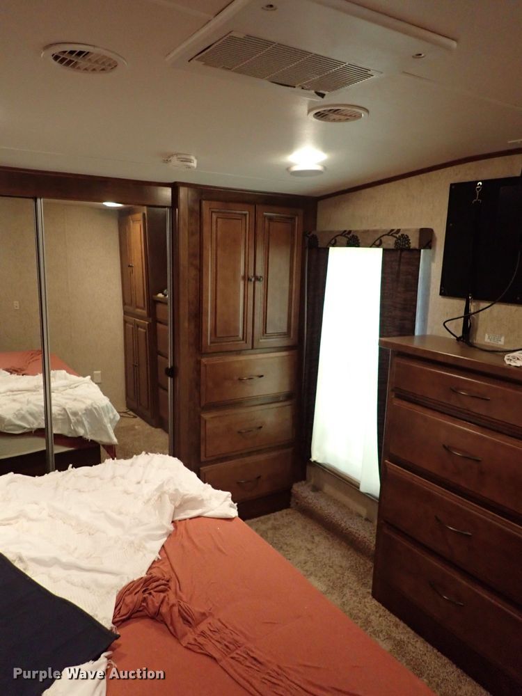 image for item MF9489 2013 Heartland Bighorn  3685RL camper