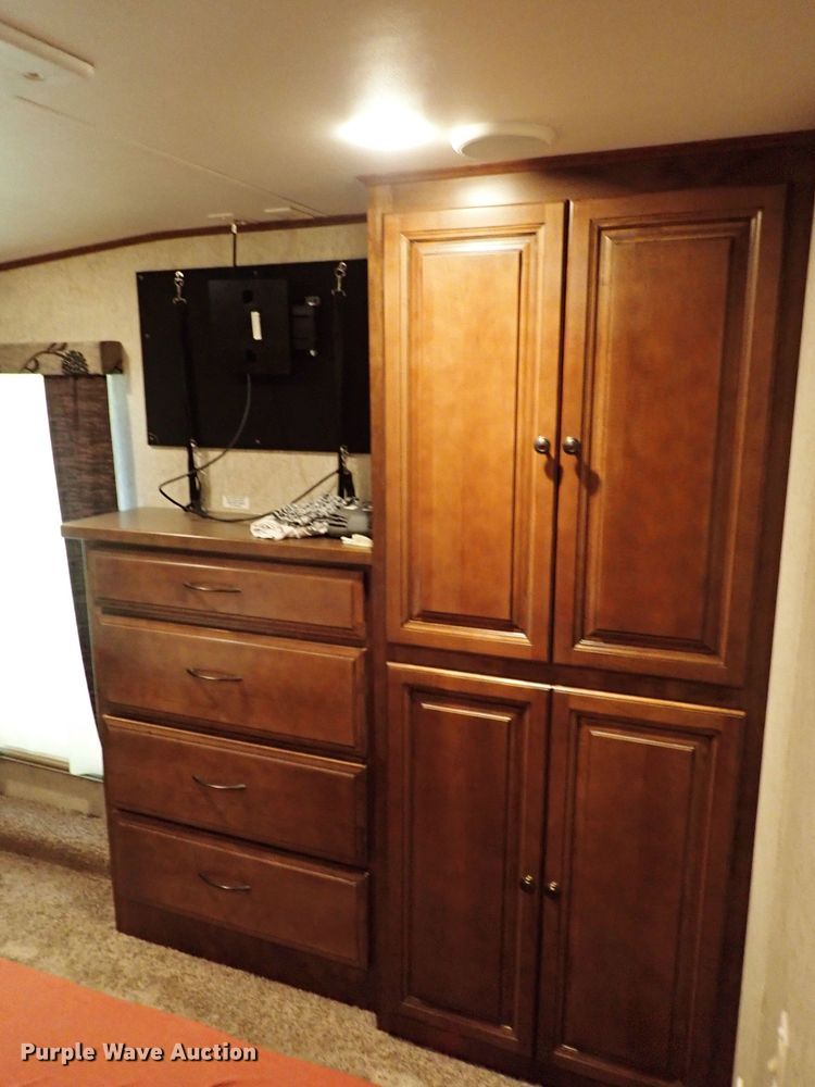 image for item MF9489 2013 Heartland Bighorn  3685RL camper