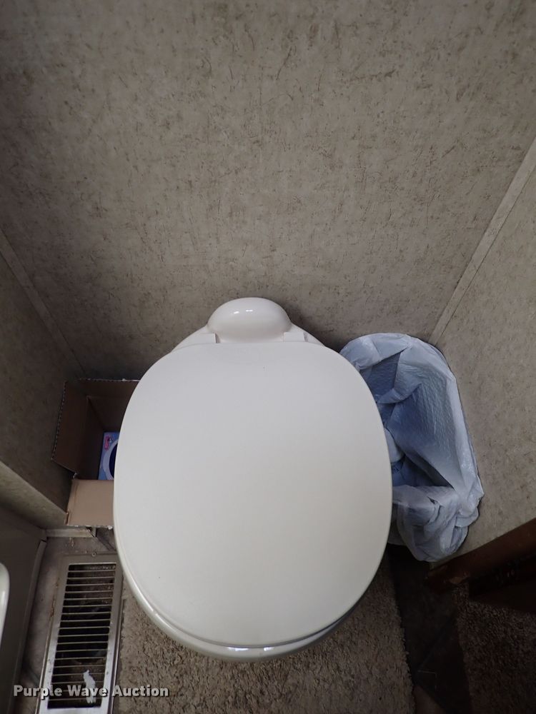 image for item MF9489 2013 Heartland Bighorn  3685RL camper