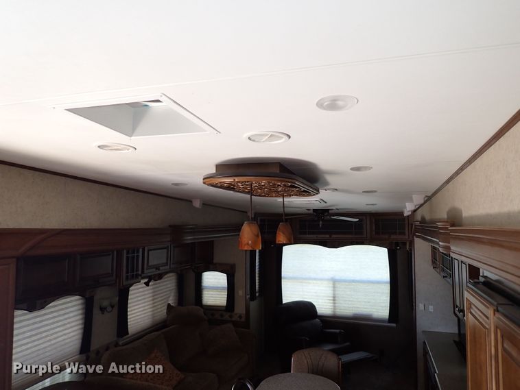 image for item MF9489 2013 Heartland Bighorn  3685RL camper