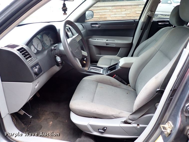 image for item MF9516 2006 Chrysler 300