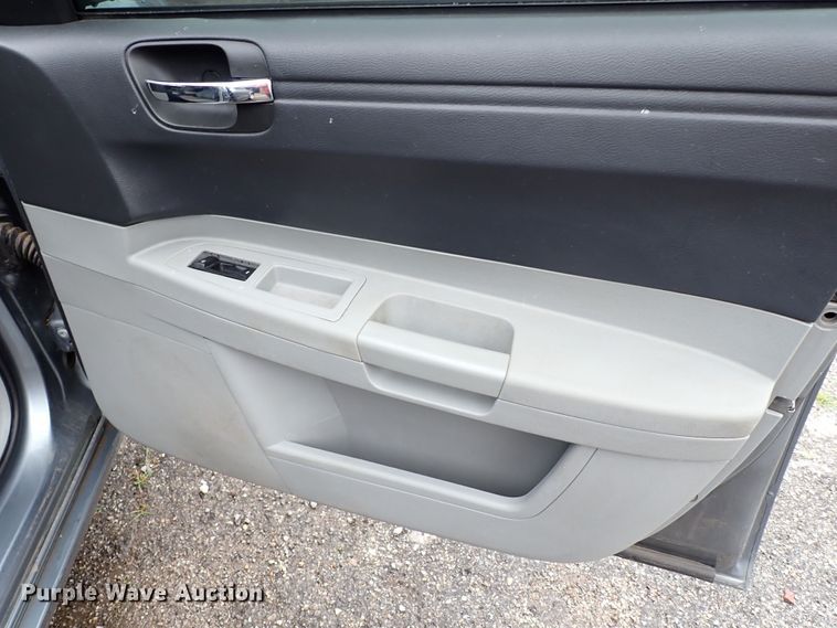 image for item MF9516 2006 Chrysler 300