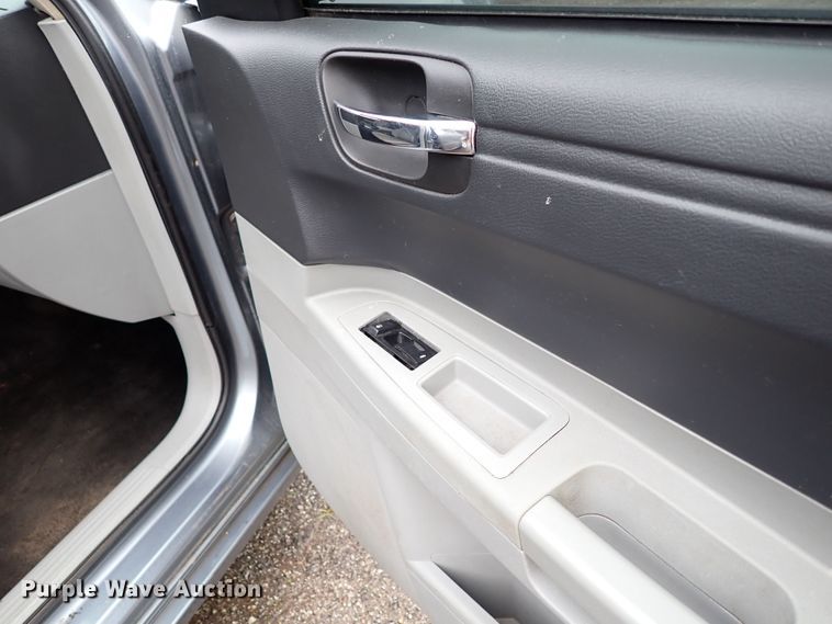 image for item MF9516 2006 Chrysler 300