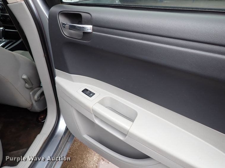 image for item MF9516 2006 Chrysler 300