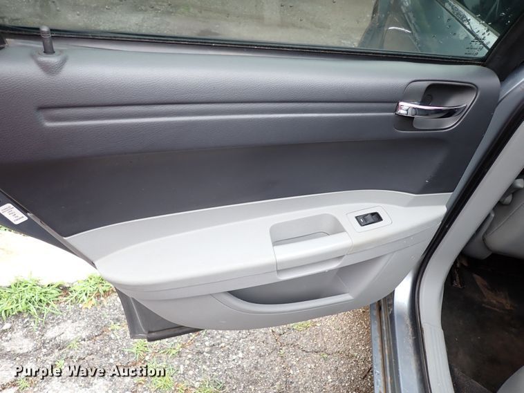 image for item MF9516 2006 Chrysler 300