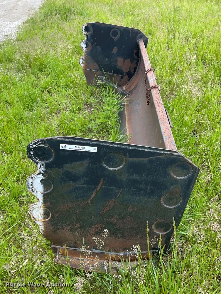 image for item MJ9758 96"W skid steer snow pusher
