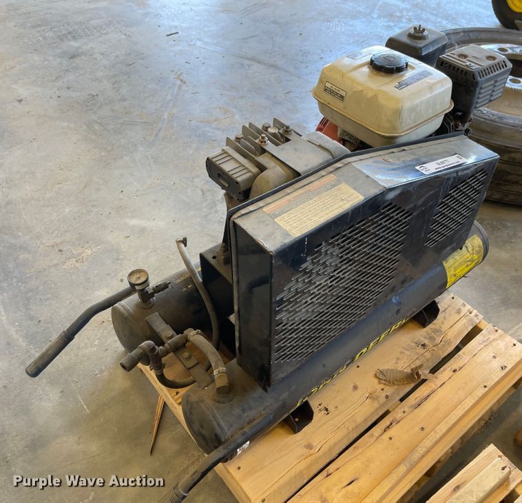 John Deere AC18G air compressor in Concordia, KS Item MJ9777 sold