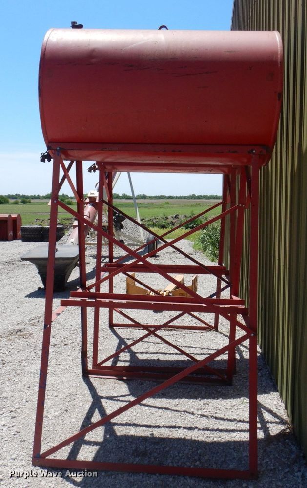 image for item MU9612 (2) fuel tanks