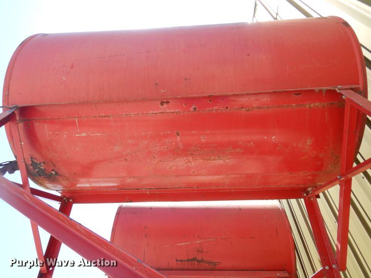 image for item MU9612 (2) fuel tanks