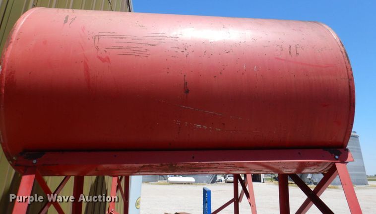 image for item MU9612 (2) fuel tanks