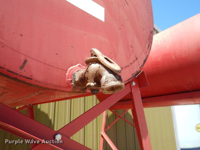 image for item MU9612 (2) fuel tanks