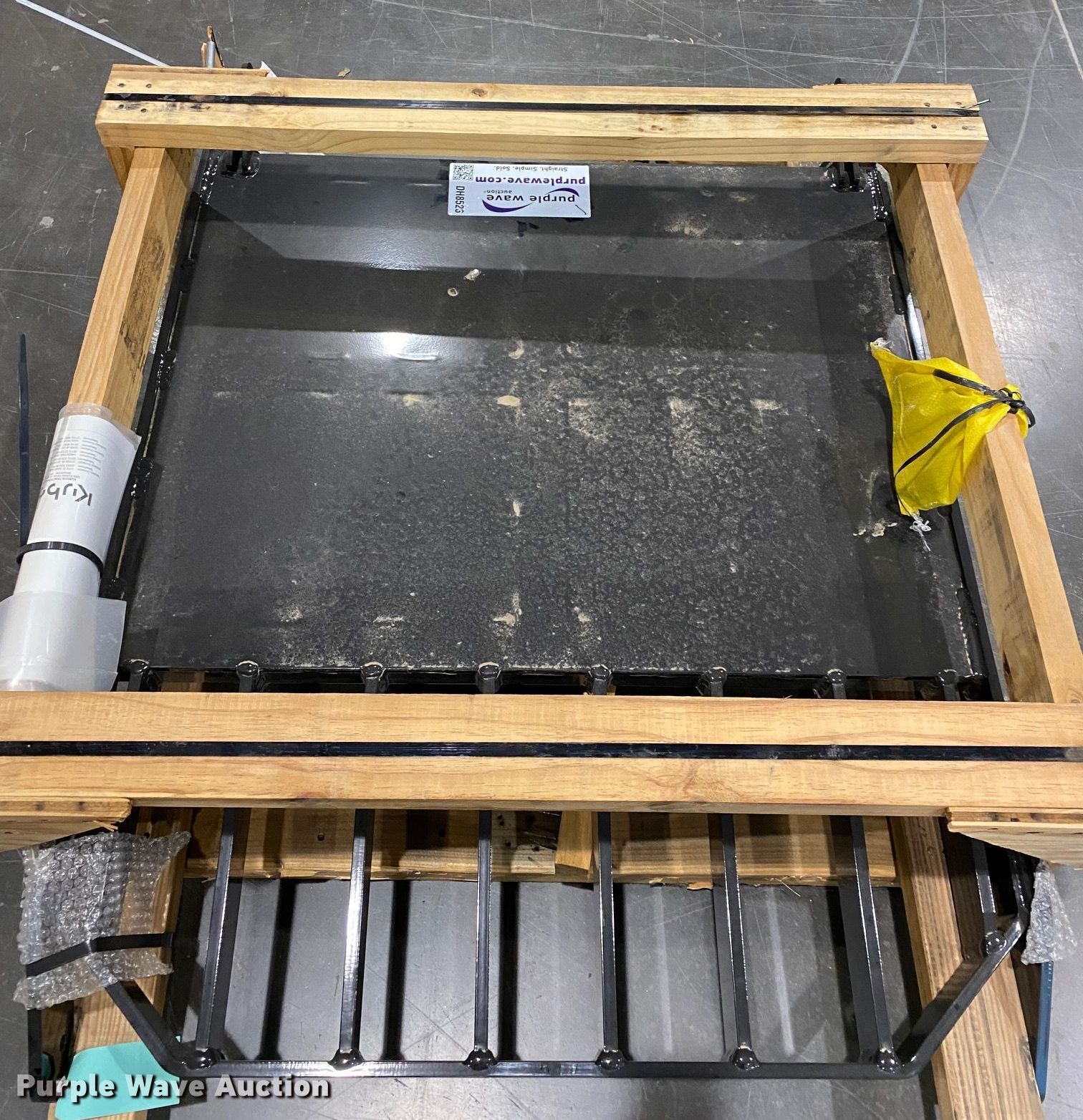 Kubota roof guard in Grapevine, TX Item DH8523 sold Purple Wave