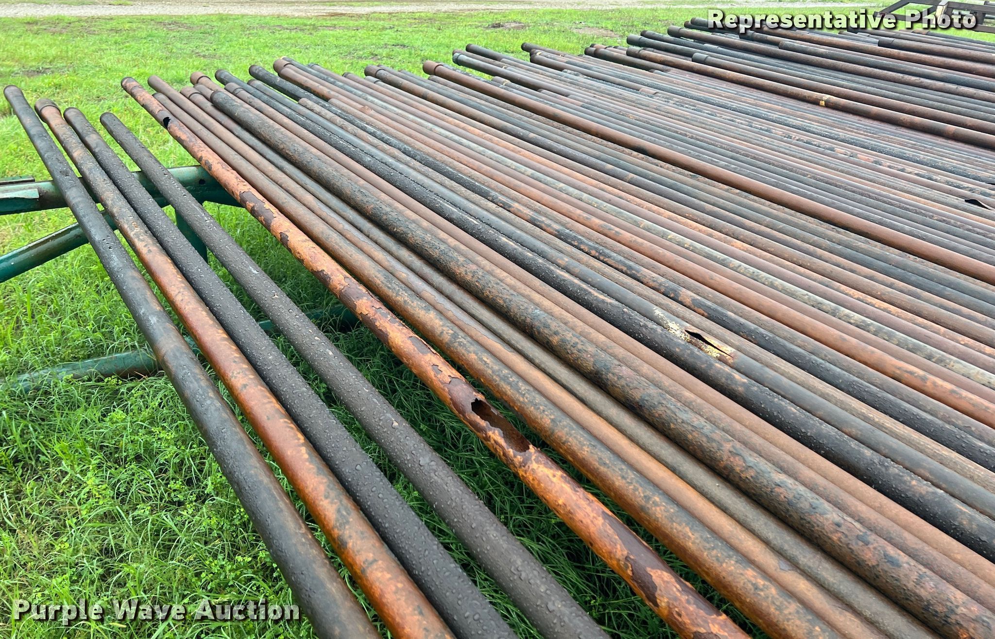 Oilfield pipes in Bartlesville, OK Item HL9060 sold Purple Wave
