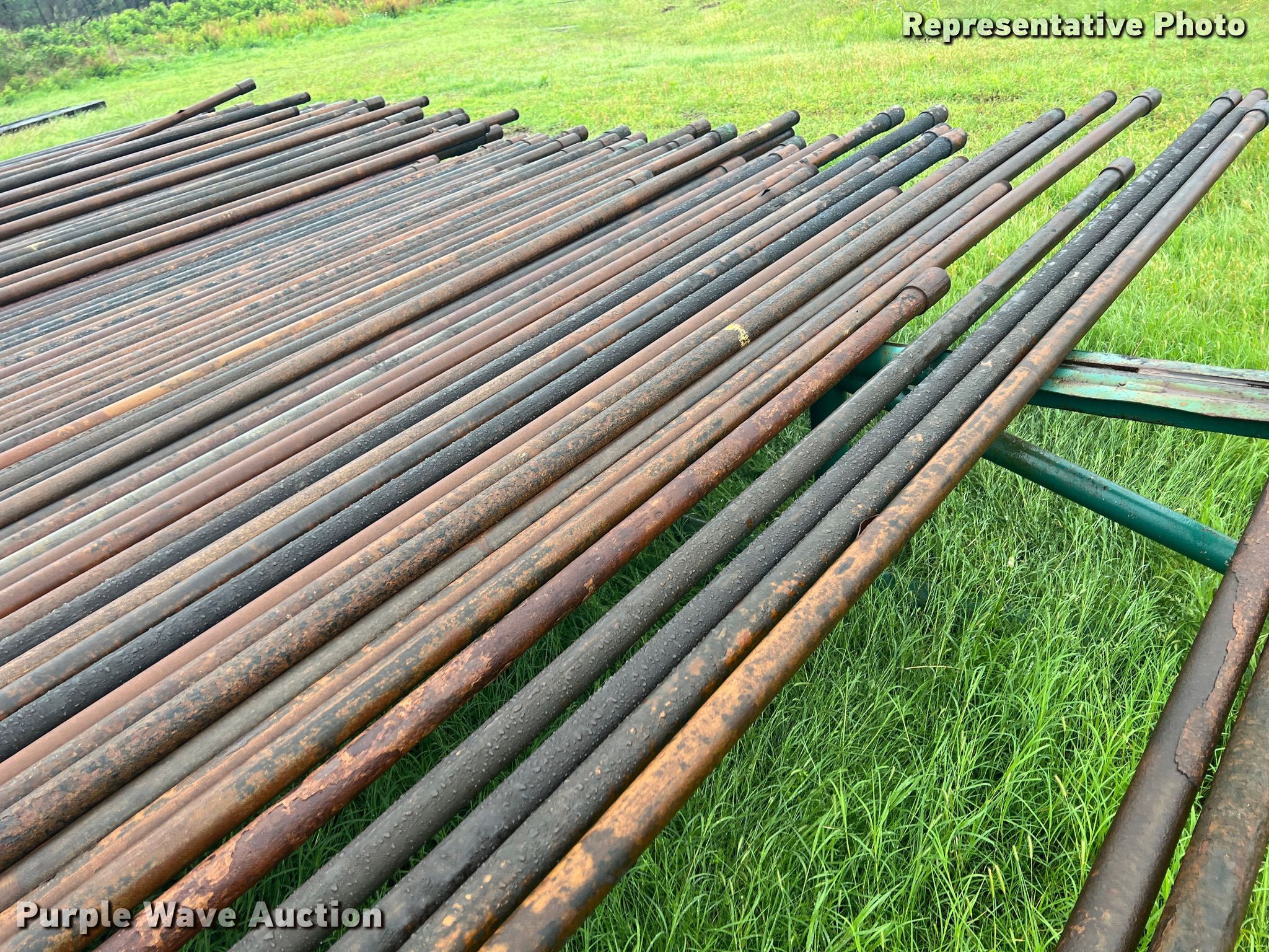 Oilfield pipes in Bartlesville, OK Item HL9061 sold Purple Wave