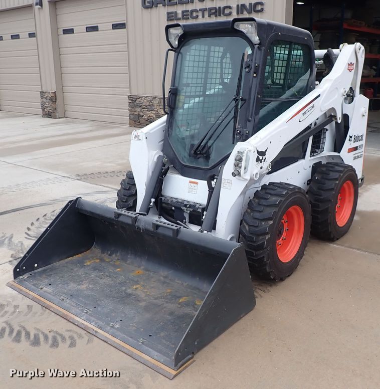 image for item DC4027 2015 Bobcat S590  skid steer loader
