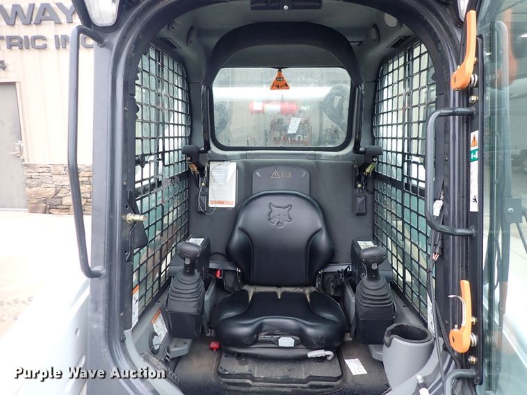 image for item DC4027 2015 Bobcat S590  skid steer loader