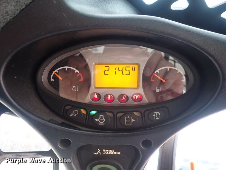 image for item DC4027 2015 Bobcat S590  skid steer loader