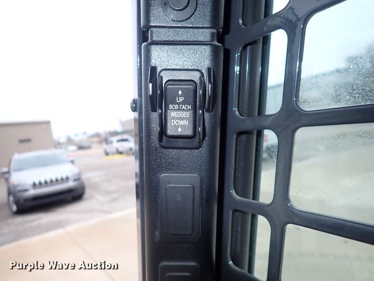 image for item DC4027 2015 Bobcat S590  skid steer loader