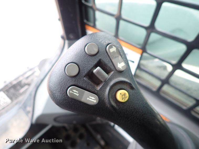 image for item DC4027 2015 Bobcat S590  skid steer loader