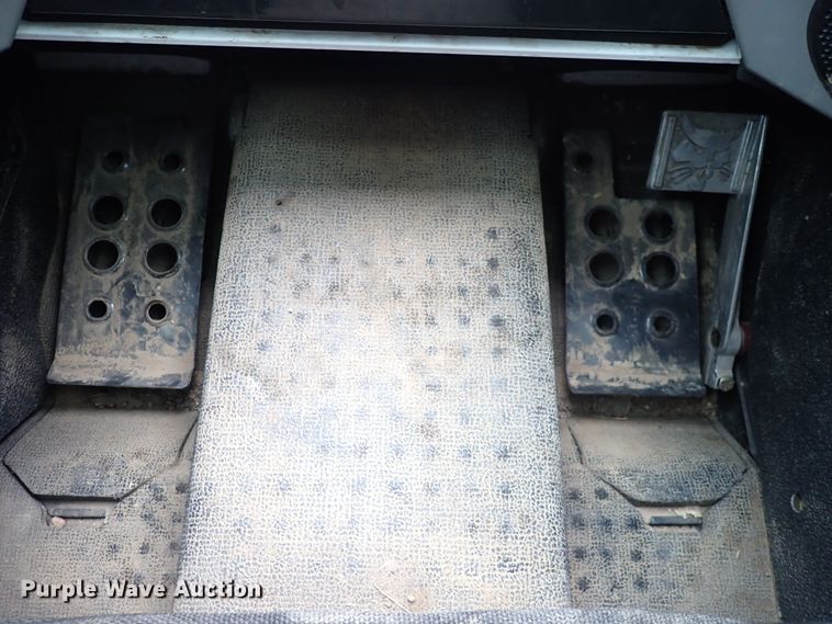 image for item DC4027 2015 Bobcat S590  skid steer loader