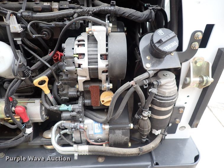 image for item DC4027 2015 Bobcat S590  skid steer loader