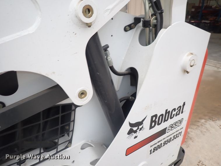image for item DC4027 2015 Bobcat S590  skid steer loader