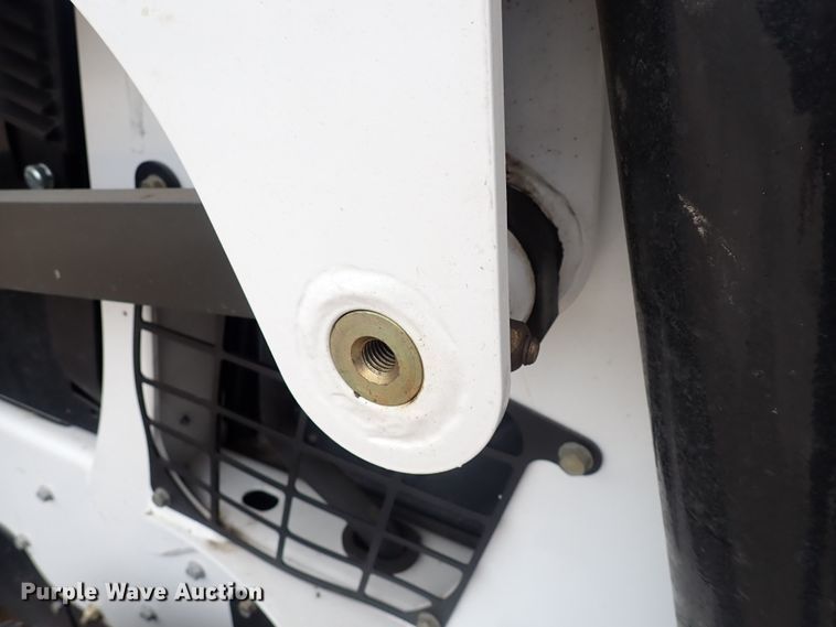 image for item DC4027 2015 Bobcat S590  skid steer loader