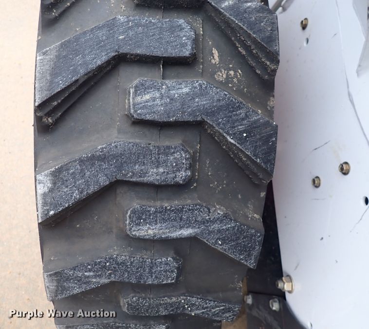 image for item DC4027 2015 Bobcat S590  skid steer loader