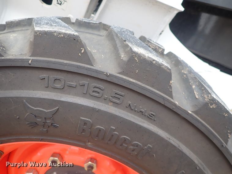 image for item DC4027 2015 Bobcat S590  skid steer loader