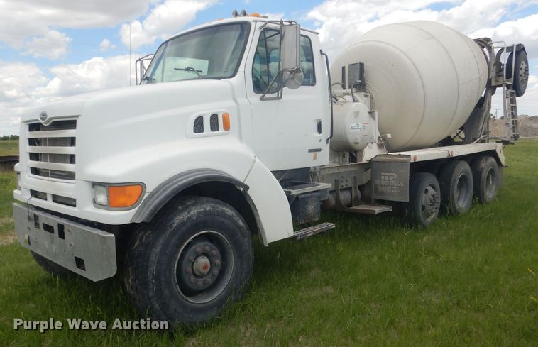 image for item DJ1324 1999 Sterling LT9511  ready mix truck
