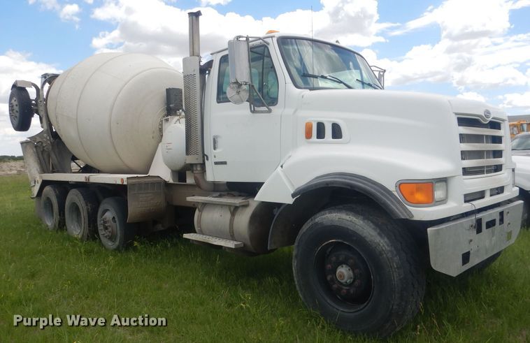 image for item DJ1324 1999 Sterling LT9511  ready mix truck