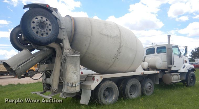 image for item DJ1324 1999 Sterling LT9511  ready mix truck