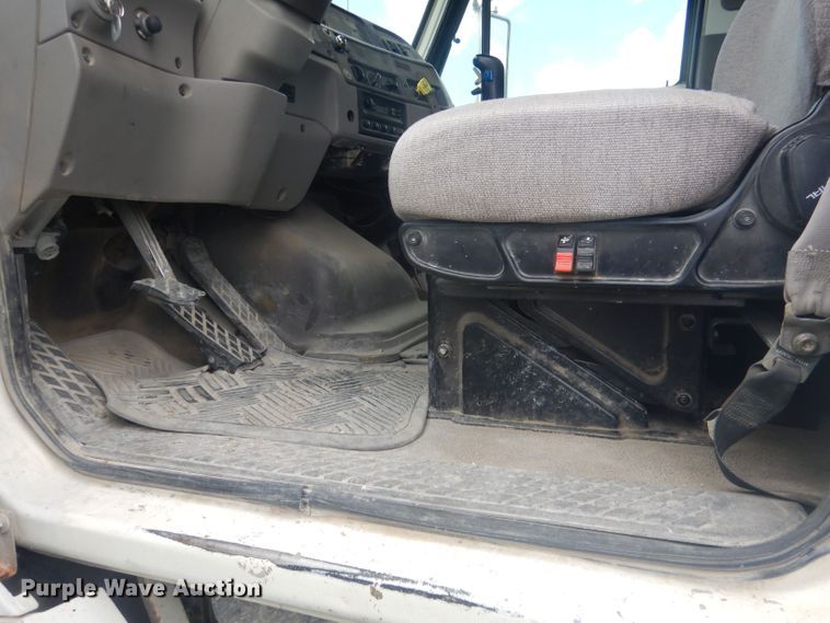 image for item DJ1324 1999 Sterling LT9511  ready mix truck