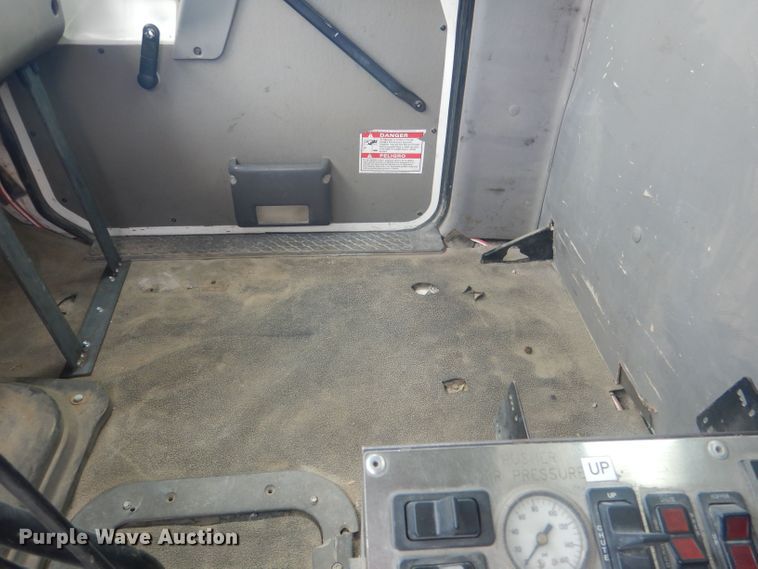 image for item DJ1324 1999 Sterling LT9511  ready mix truck