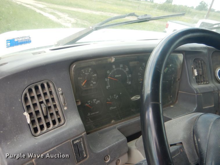 image for item DJ1324 1999 Sterling LT9511  ready mix truck