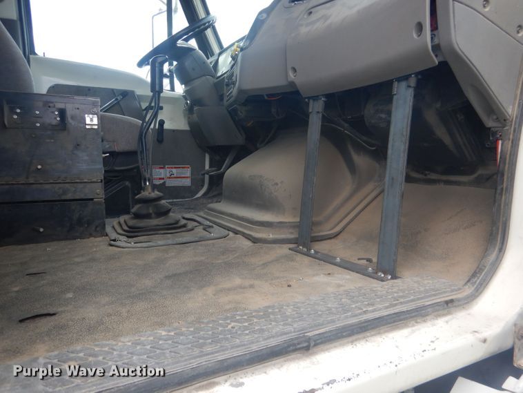 image for item DJ1324 1999 Sterling LT9511  ready mix truck