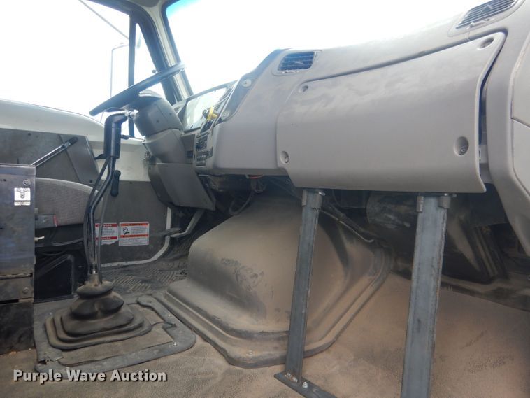 image for item DJ1324 1999 Sterling LT9511  ready mix truck