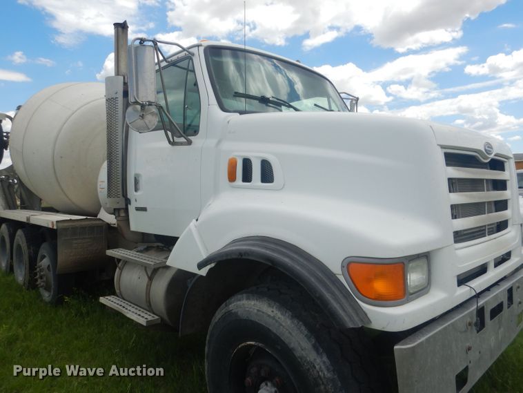 image for item DJ1324 1999 Sterling LT9511  ready mix truck