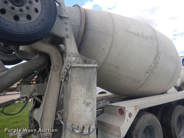 image for item DJ1324 1999 Sterling LT9511  ready mix truck