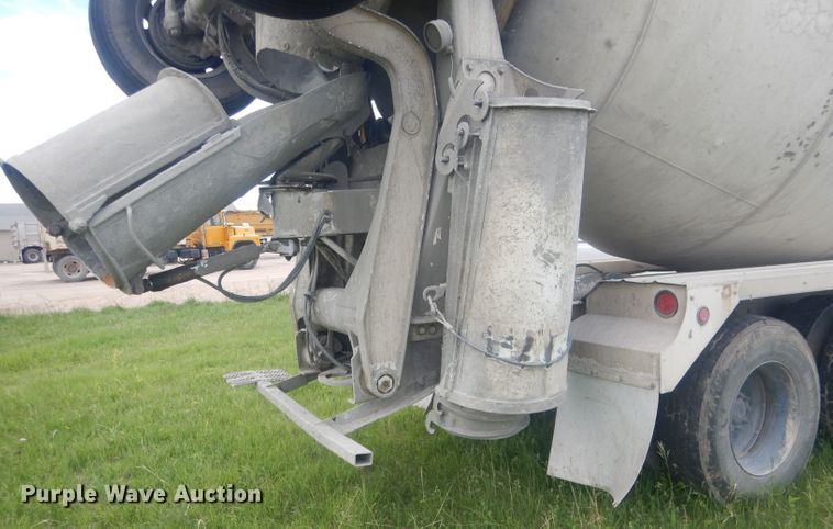 image for item DJ1324 1999 Sterling LT9511  ready mix truck