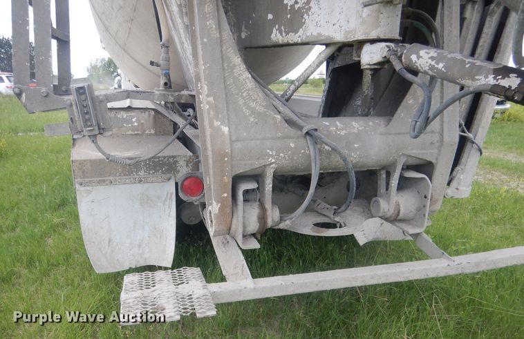 image for item DJ1324 1999 Sterling LT9511  ready mix truck