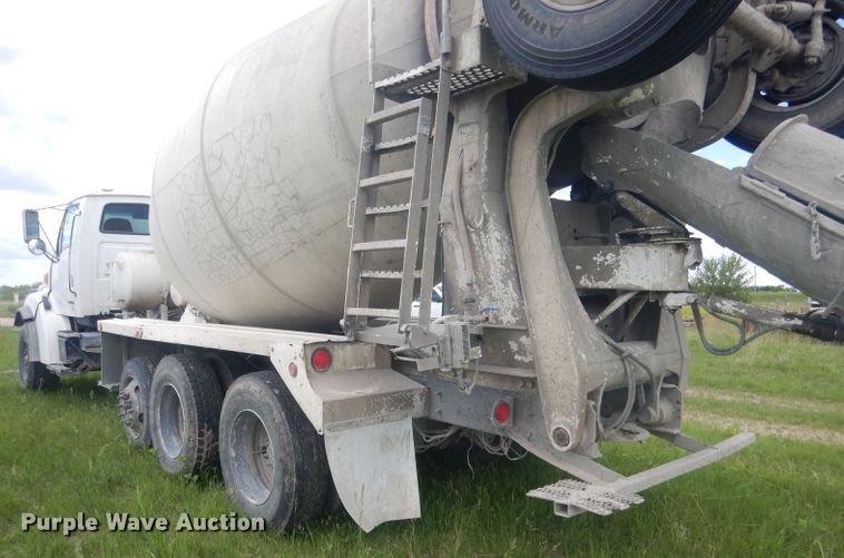 image for item DJ1324 1999 Sterling LT9511  ready mix truck