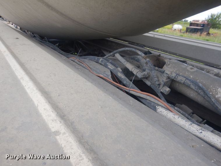 image for item DJ1324 1999 Sterling LT9511  ready mix truck