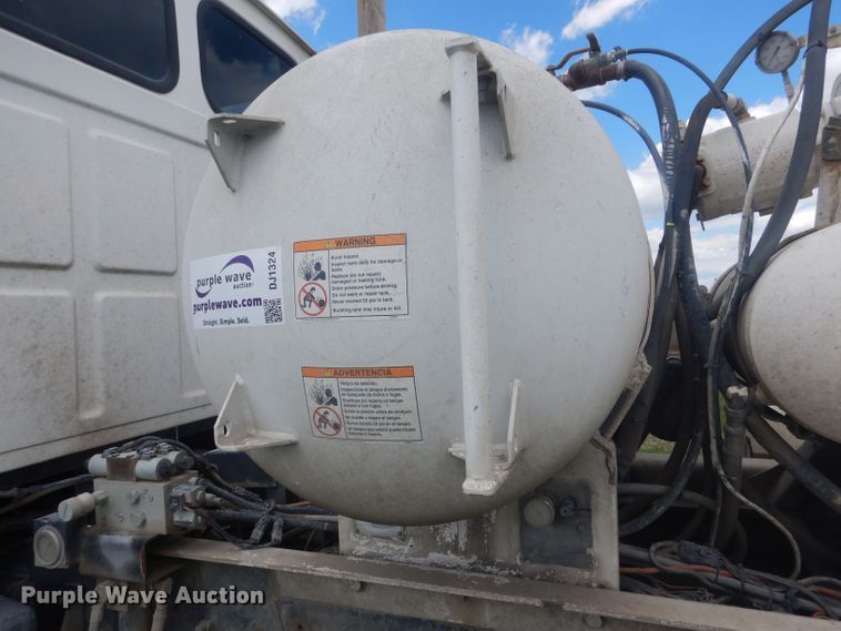 image for item DJ1324 1999 Sterling LT9511  ready mix truck