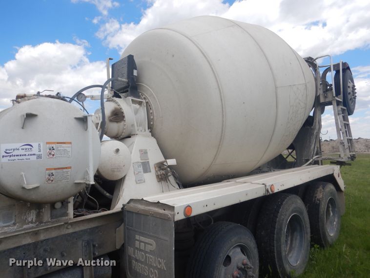 image for item DJ1324 1999 Sterling LT9511  ready mix truck