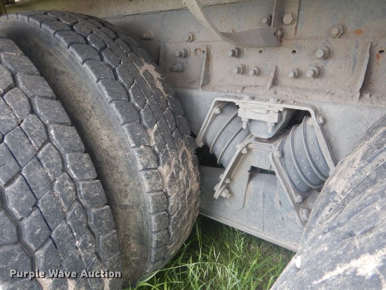 image for item DJ1324 1999 Sterling LT9511  ready mix truck